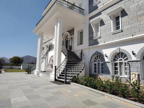 Boheda Manor Luxury Retreat