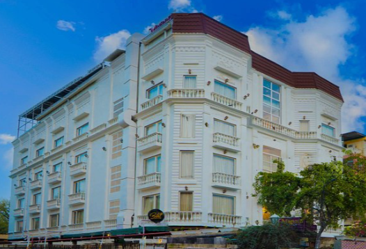 HOTEL MAGENTA